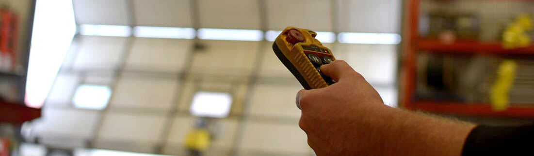 Remote Crane Pendant controls for crane acculift